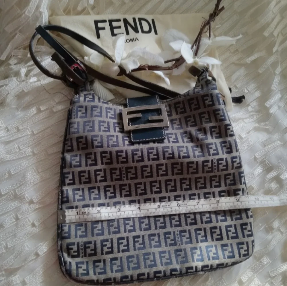 Vintage FENDI Shoulder Bag - Picture 5 of 15